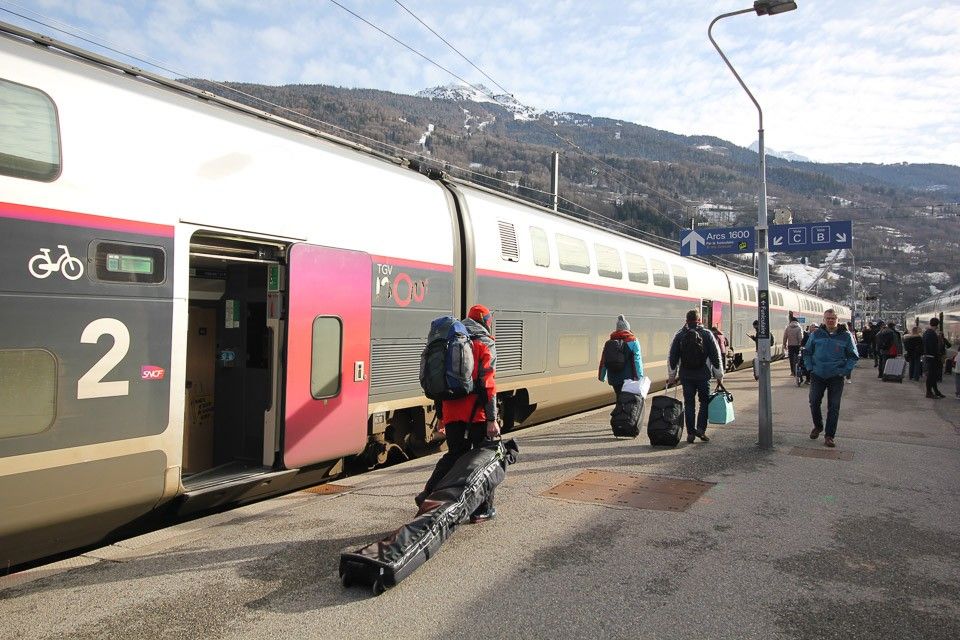 Yes you can! (snowboards on TGVs)